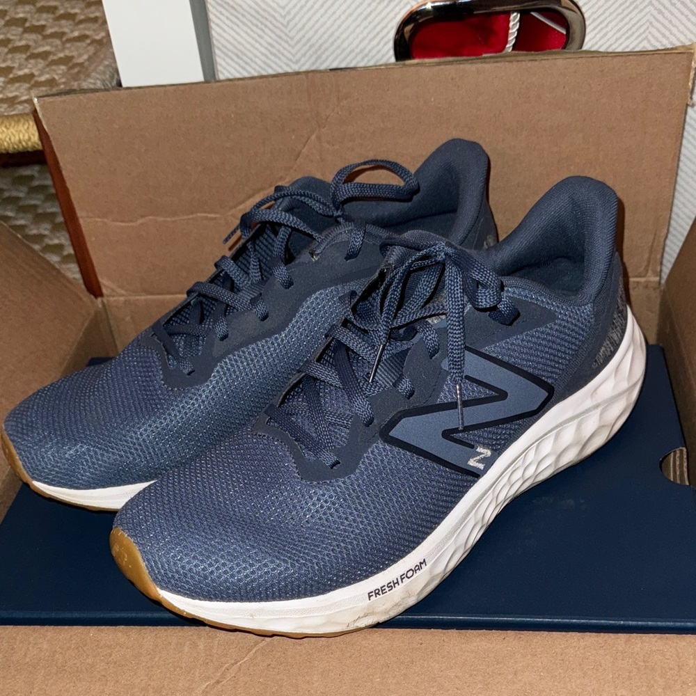 New Balance Men's Athletic Shoes - Navy and White